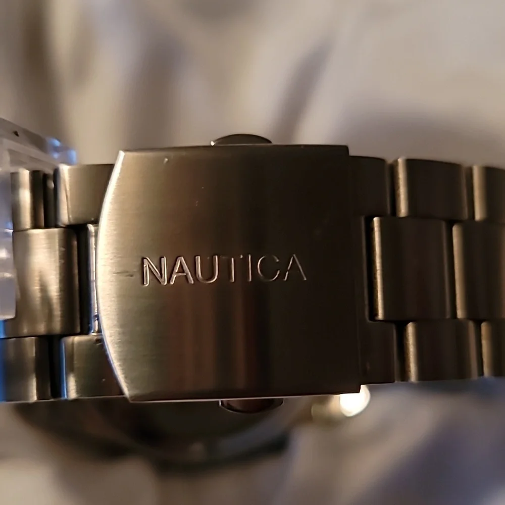 Men's Nautica Sport N11019 Wrist Watch Chronograph Silver‎ Case & Band Like New